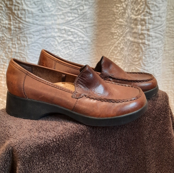 Earth Shoes Brown Slip On Shoes size 7W - Picture 2 of 8